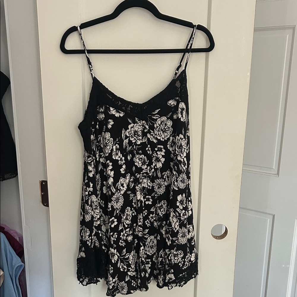 Forever 21 Black and White Floral Mini Dress